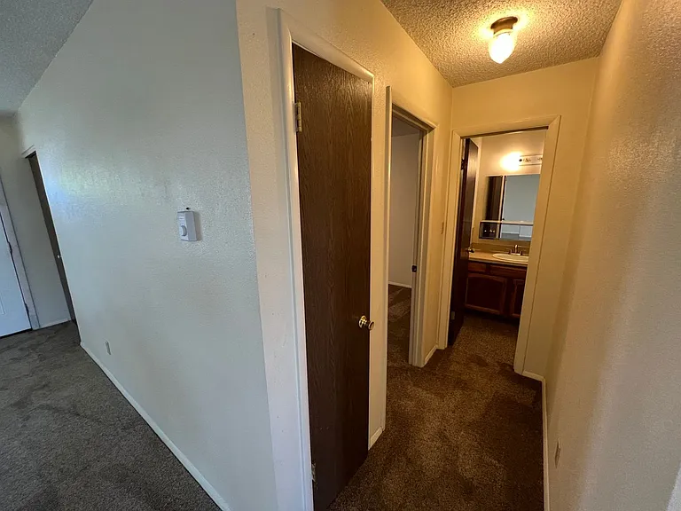 1902 Prairie Rd — Photo 24