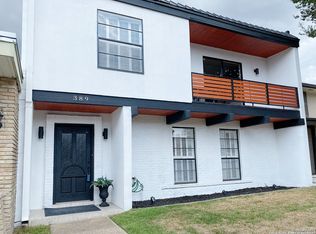 389 Fenwick Dr, Windcrest, TX 78239