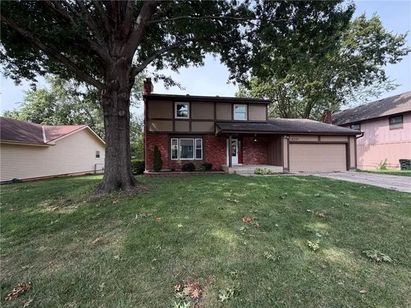 14224 S Raintree Dr, Olathe, KS 66062