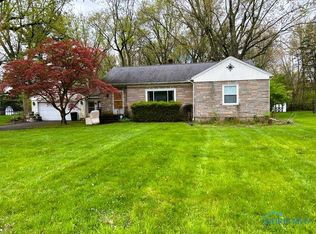 1232 Buchman Rd, Fremont, OH 43420