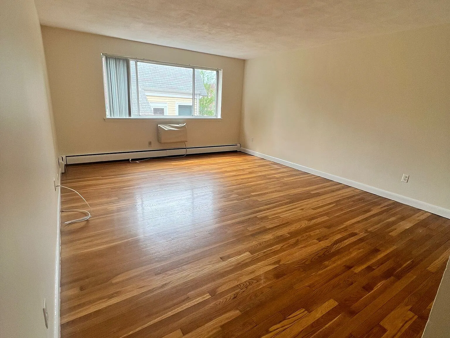 1 bed, $2,300 — Photo 4