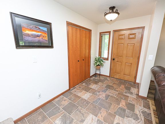 3rd image of 6042 Maple Ln NE