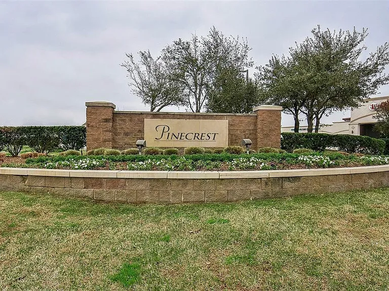 12259 Noco Dr — Photo 2
