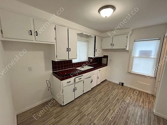 4th image of 19469 Mackay St