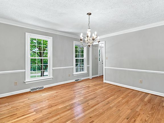 3rd image of 103 Cygnet Cir