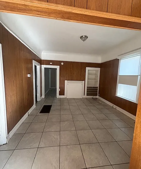 519 W Poplar St — Photo 1