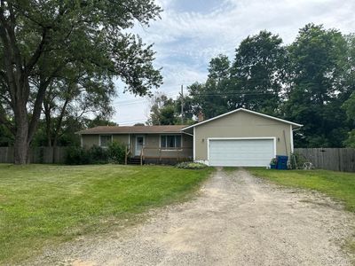 4610 White Lake Rd, White Lake, MI, 48383