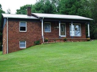91 Front St, Sparta, NC 28675