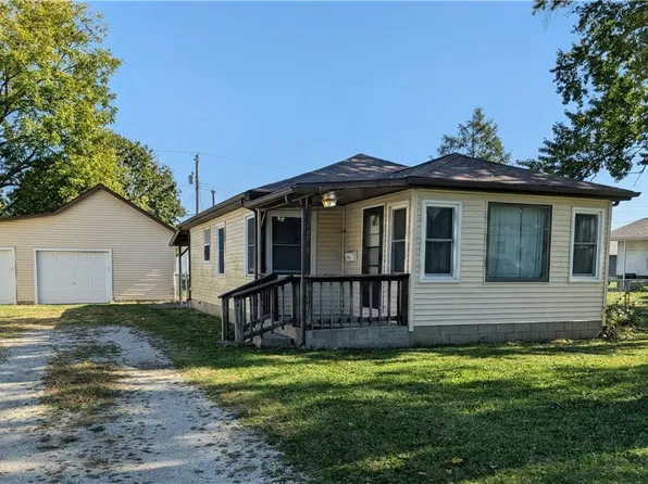 1415 Meitzler St, Tilton, IL 61833