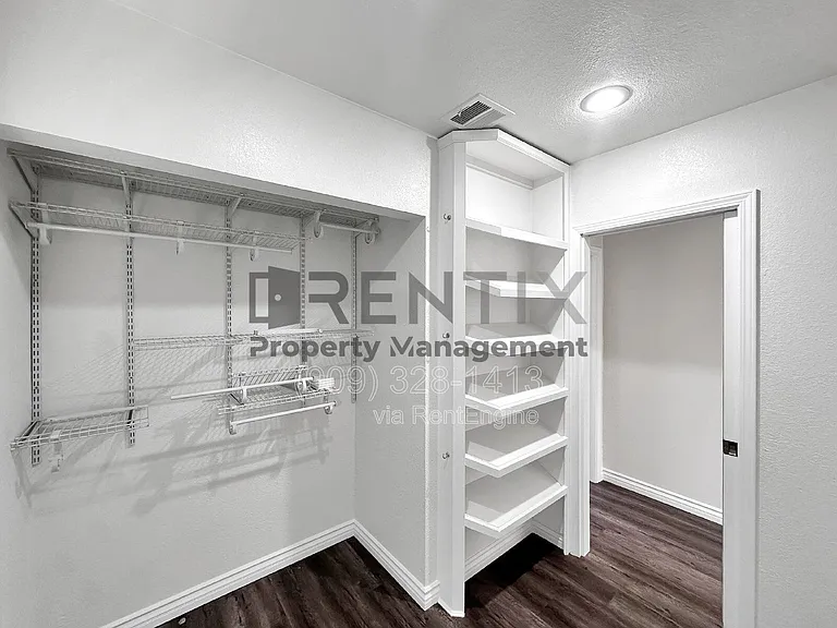 938 W Berkeley Ct — Photo 10