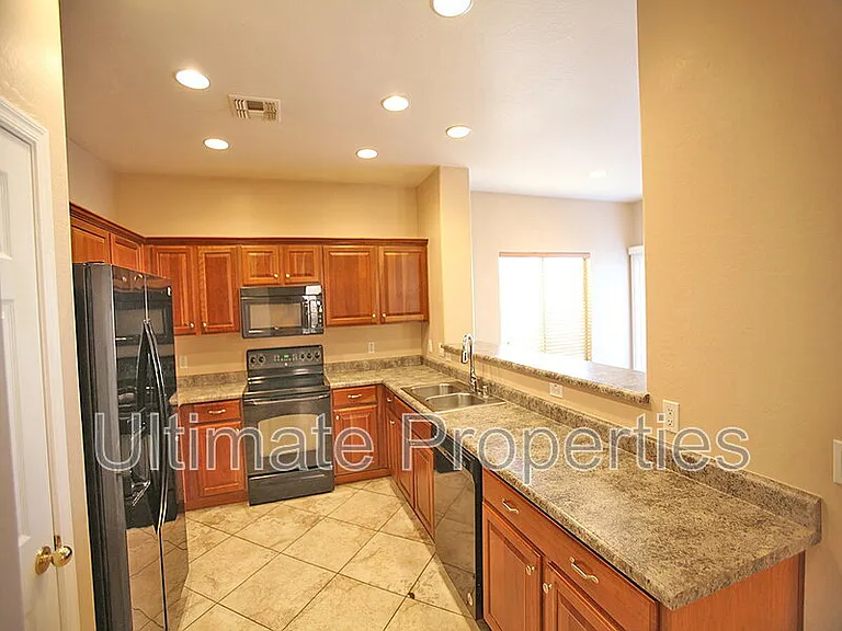 17572 W Lundberg St — Photo 7