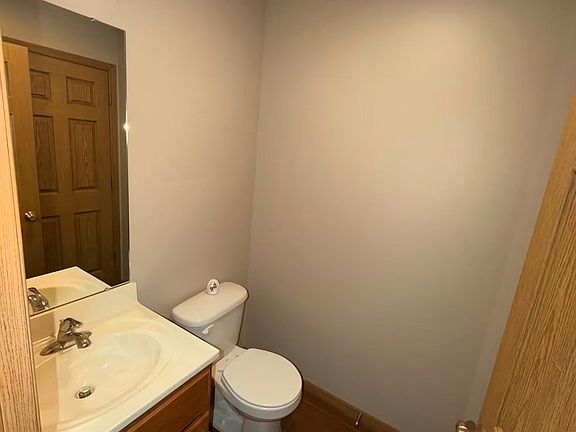 4th image of 400 E Washington Ave APT 2