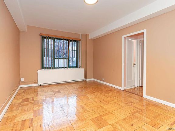 5th image of 1970 E Tremont Avenue #1C