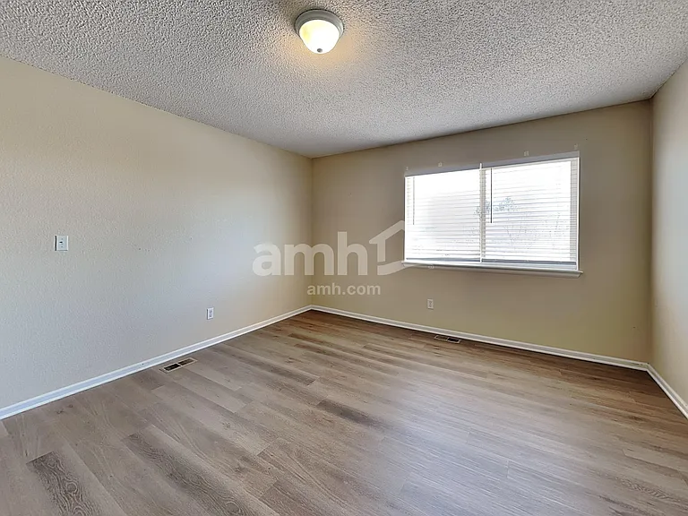 4051 N Orleans St — Photo 10
