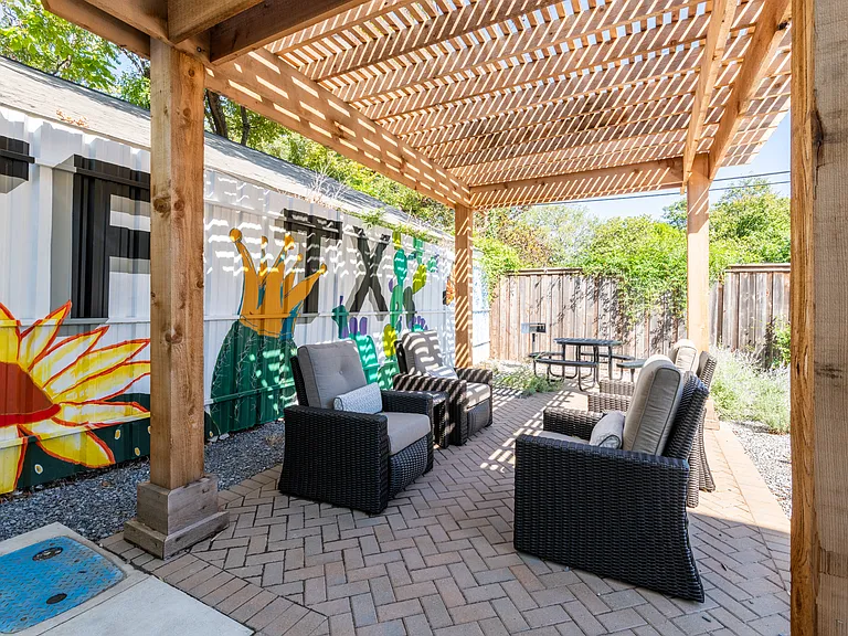 1139 Kings Hwy #102 — Photo 16