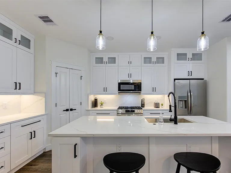 3406 Garapan St #B — Photo 8