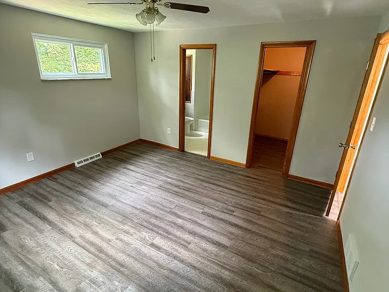 520 Main Blvd — Photo 10