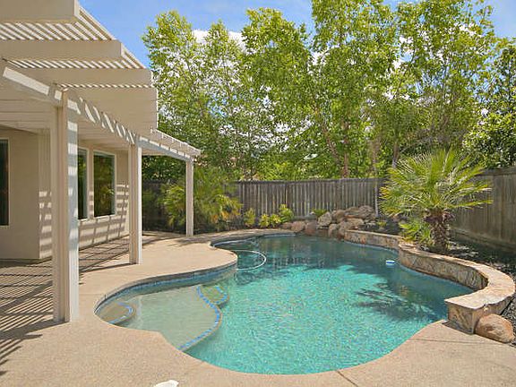 2nd image of 3738 Clubside Ln