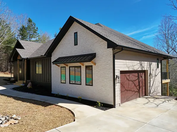 2408 Standing Meadow Dr, Young Harris, GA 30582