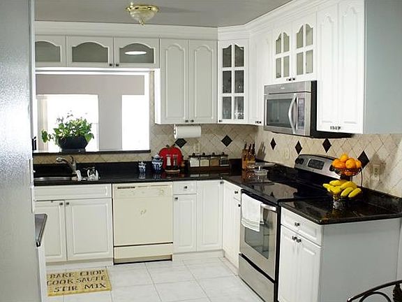 5th image of 6407 Brook Hollow Ct