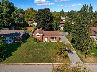 30 Forsythe Ave, Brantford, ON N3R 3L3