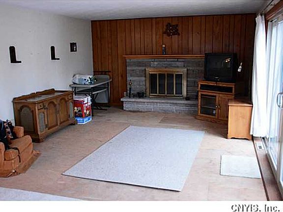 5th image of 8888 Maple Dr