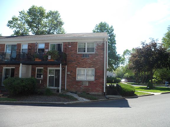 2nd image of 2301 Wilshire Ln