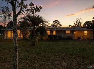 939 N Crystal Crest Ter, Crystal River, FL 34429