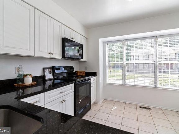 3rd image of 5012 Lambsgate Ln