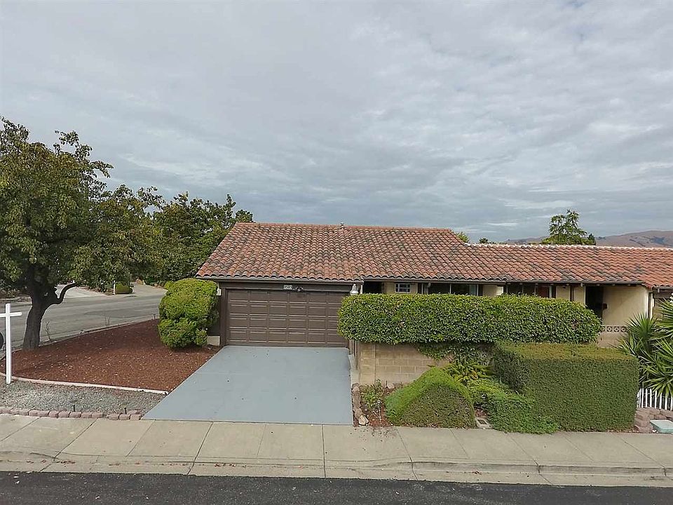 2nd image of 2593 Abaca Way