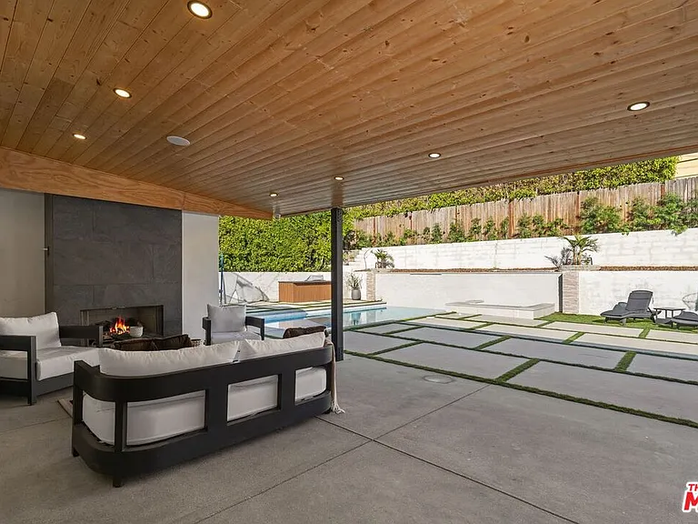 2120 San Ysidro Dr — Photo 29