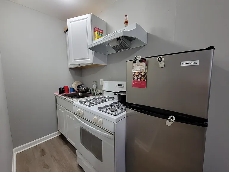277 Clinton Pl #1E — Photo 1