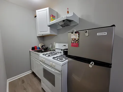 277 Clinton Pl #1E Photo 1