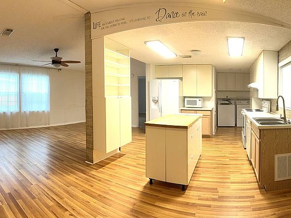 3rd image of 14360 Nieves Cir #4327
