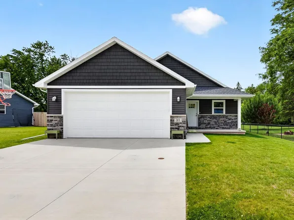 37 Ash Grove Pl, Kaukauna, WI 54130
