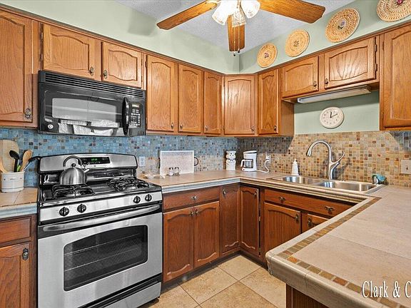 4th image of 3167 Maple Villa Dr SE