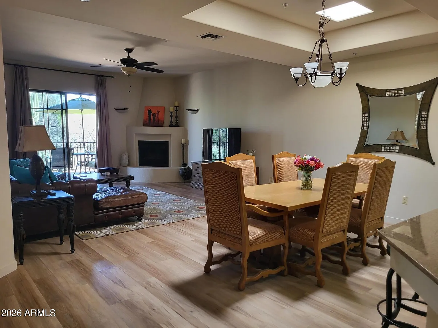 2 bed, 2.5 bath, 2100 sqft, $4,000 — Photo 4