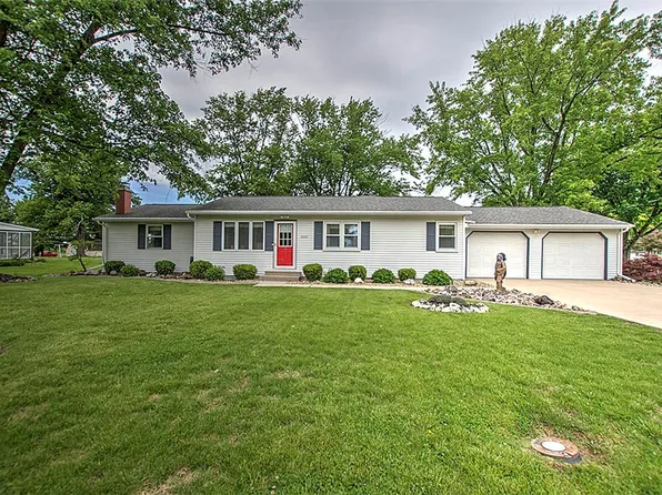6060 Mayflower Dr, Decatur, IL 62521