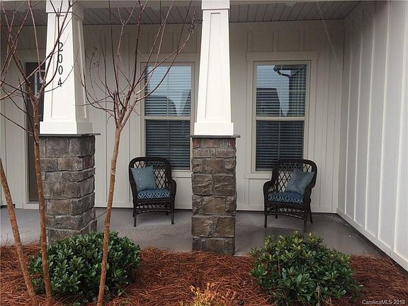 2nd image of 2004 Rocky Hollow Dr #38