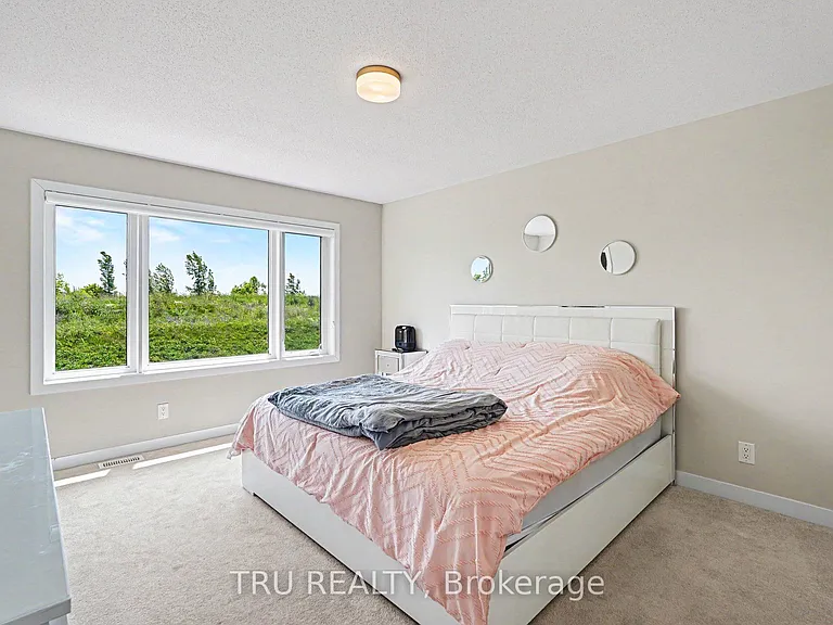 748 Eminence St — Photo 17