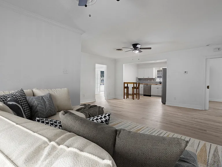 1050 Frank P Corso St — Photo 6