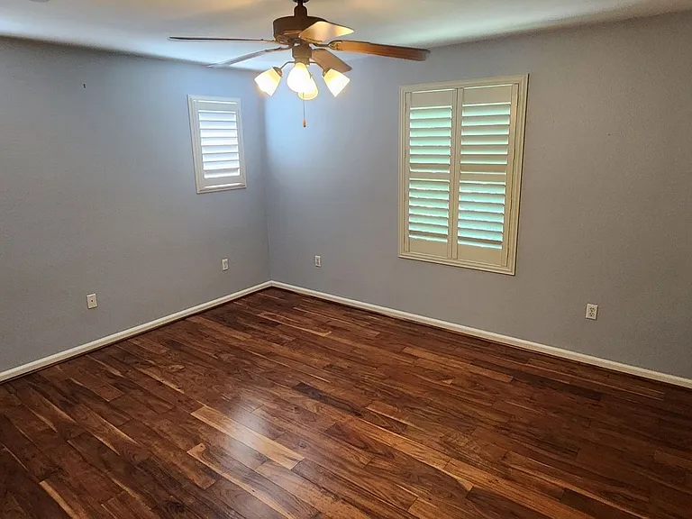 303 Esplanade Cir — Photo 11