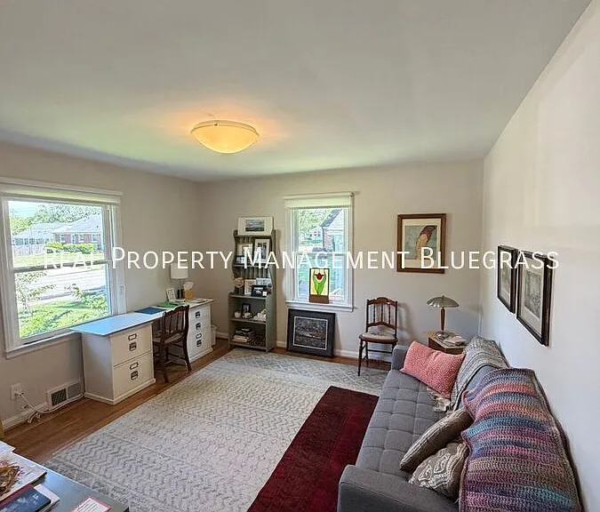 314 Sheridan Dr — Photo 3