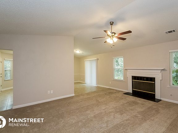 3rd image of 1521 Chelsea Downs Dr NE
