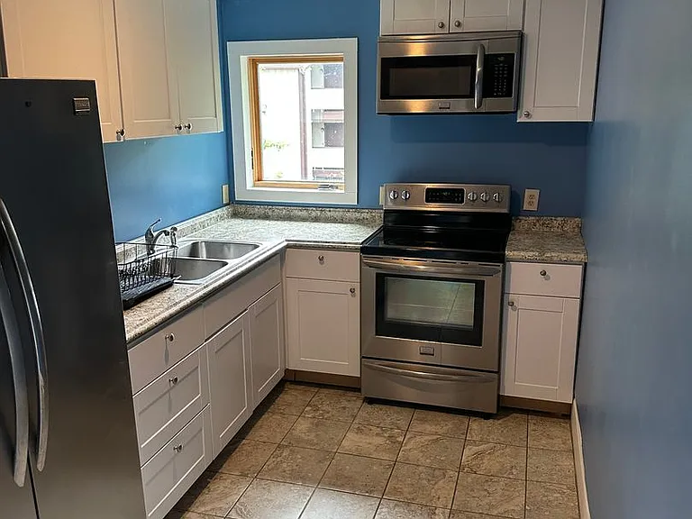 605 E Buchtel Ave — Photo 13