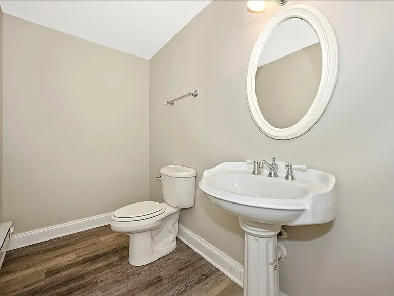 315 W Patrick St — Photo 32