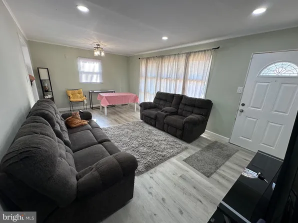 2002 Lewis Ave, Rockville, MD 20851