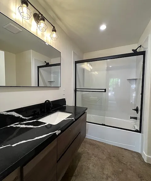 201 W 20th St #3 — Photo 10