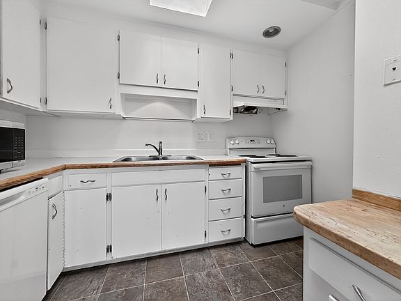 4th image of 3132 Lombard Ave #5