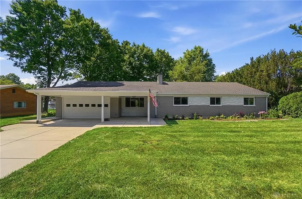 4 bed, 2.0 bath, 1706 sqft, $2,700 — Photo 1